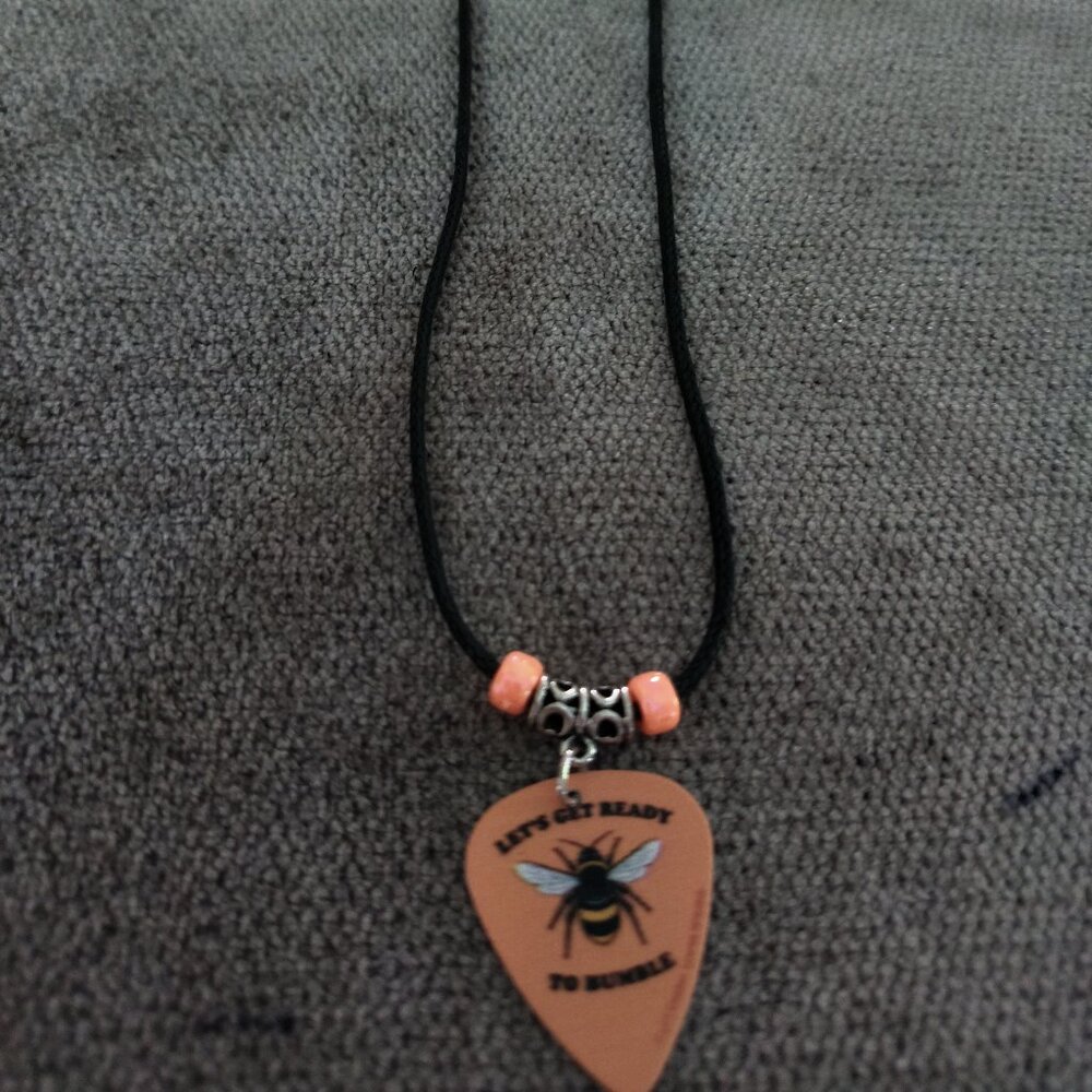 Women's BUMBLE BEES GUITAR PICK NECKLACE - EARRINGS SET